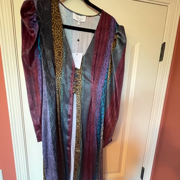 L academie Long sleeve Robe with covered buttons - Picture 4 of 4